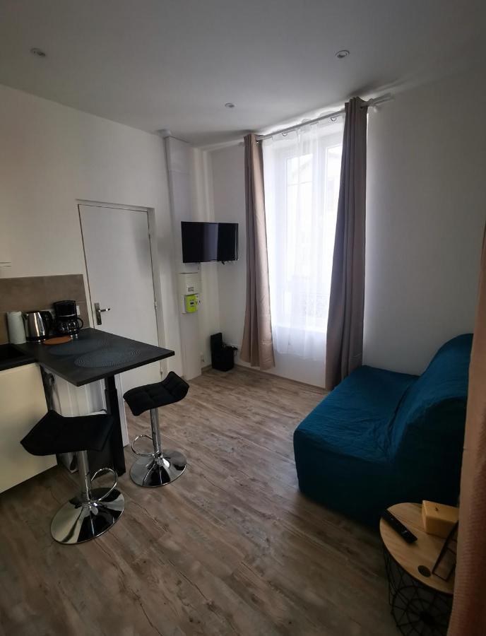 Studio Meuble Rez-De-Chaussee วิชี ภายนอก รูปภาพ